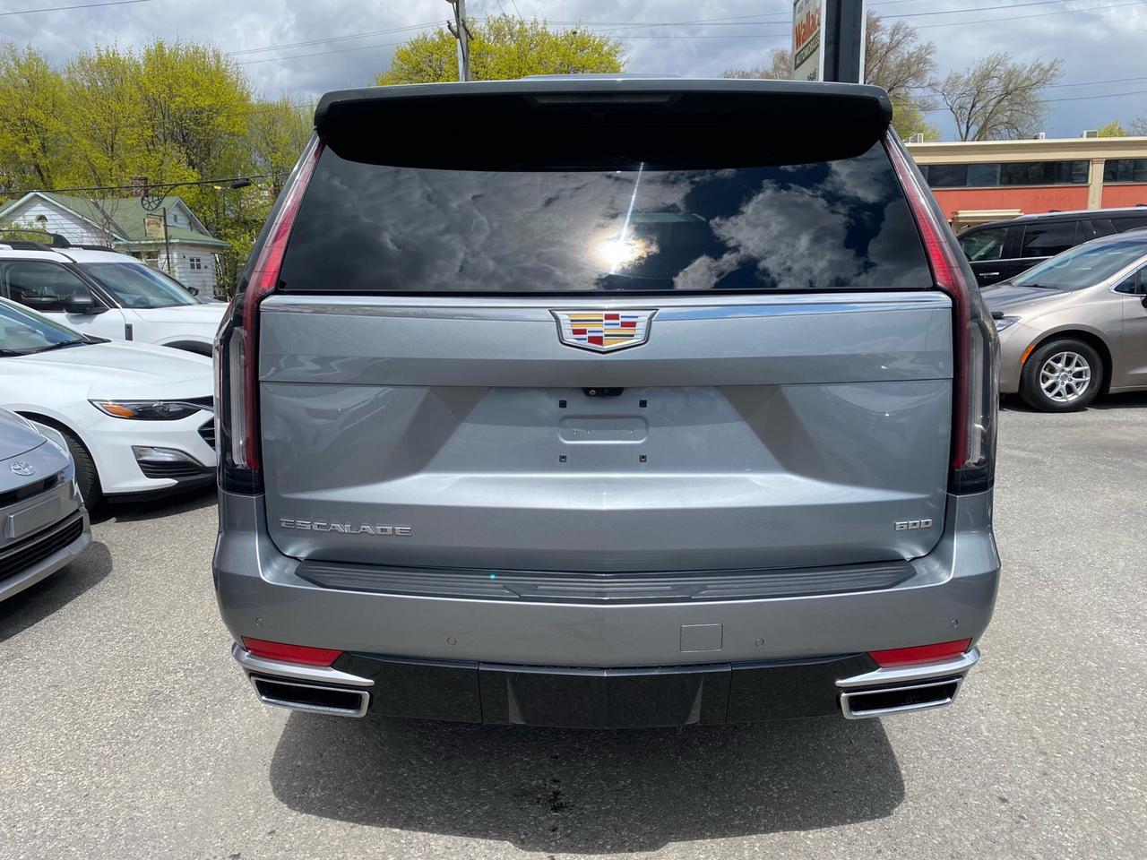2023 Cadillac Escalade Premium Luxury 4WD | Super Cruise | Panoramic Sunroof Photo4