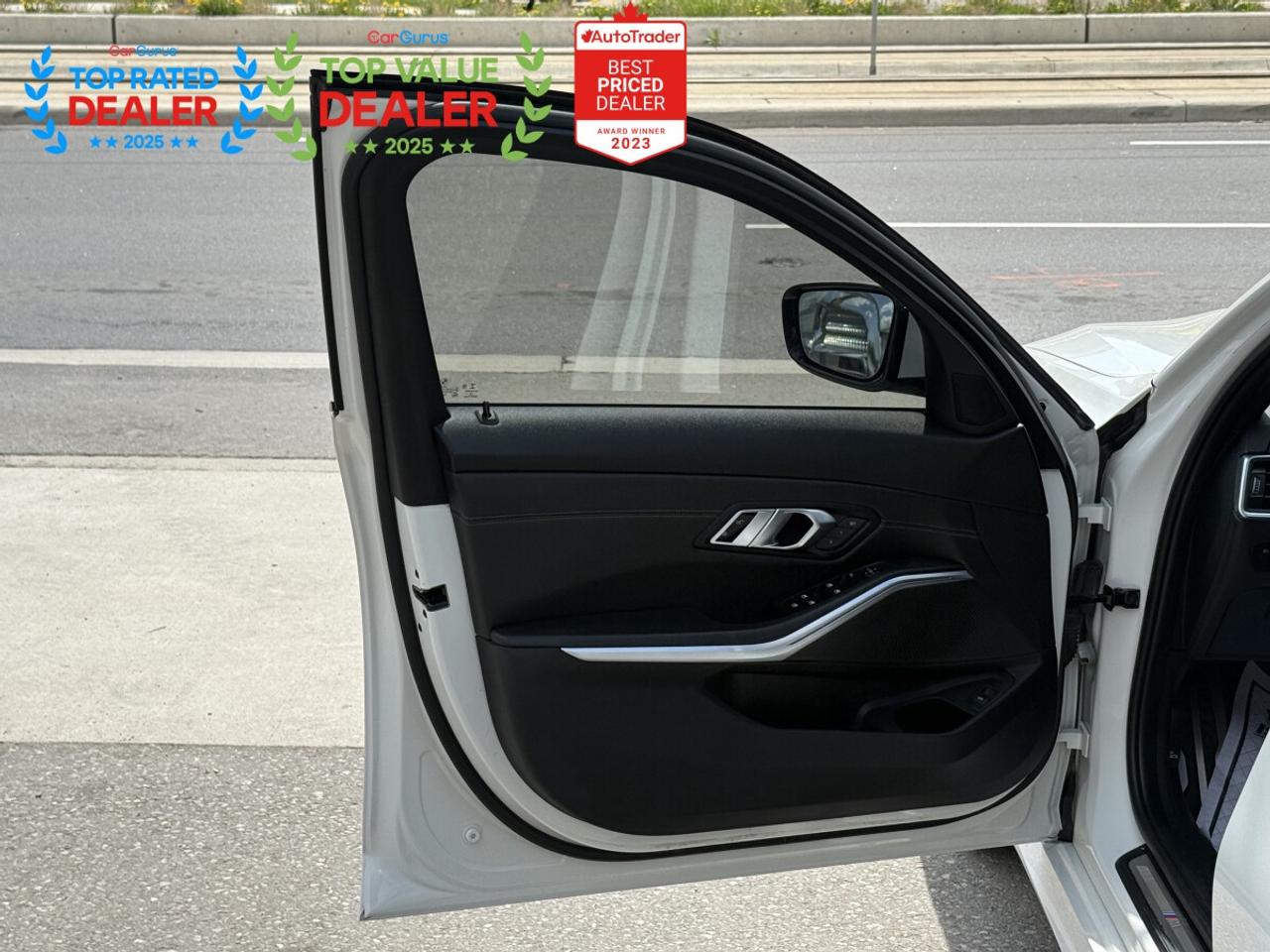 2019 BMW 3 Series 330i //M PKG | HUD | NAVI | LOADED Photo