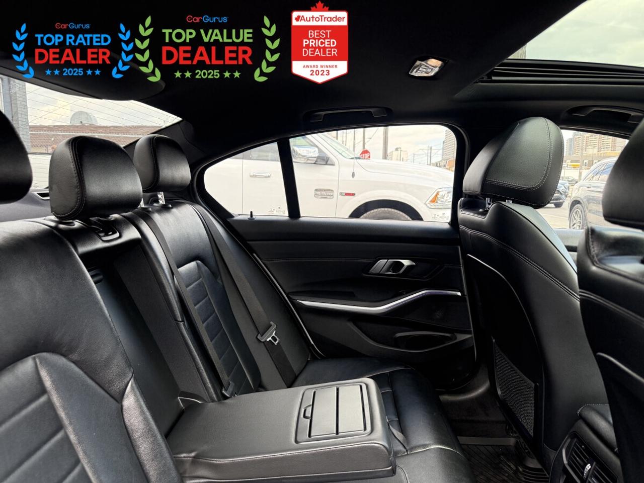 2019 BMW 3 Series 330i //M PKG | HUD | NAVI | LOADED Photo