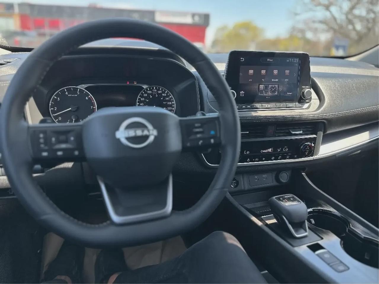 2025 Nissan Rogue SV MIDNIGHT EDITION Photo