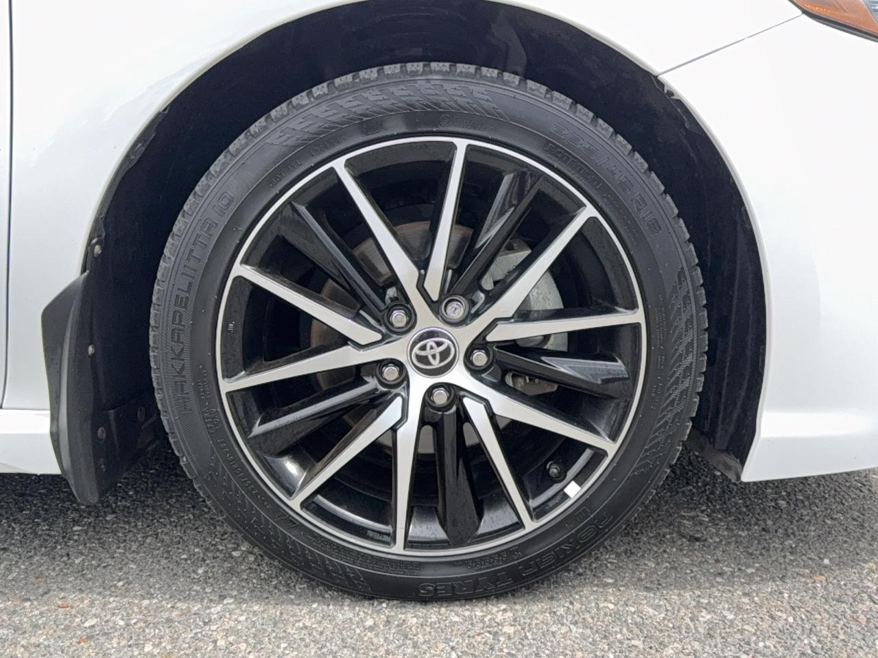2024 Toyota Camry SE Photo
