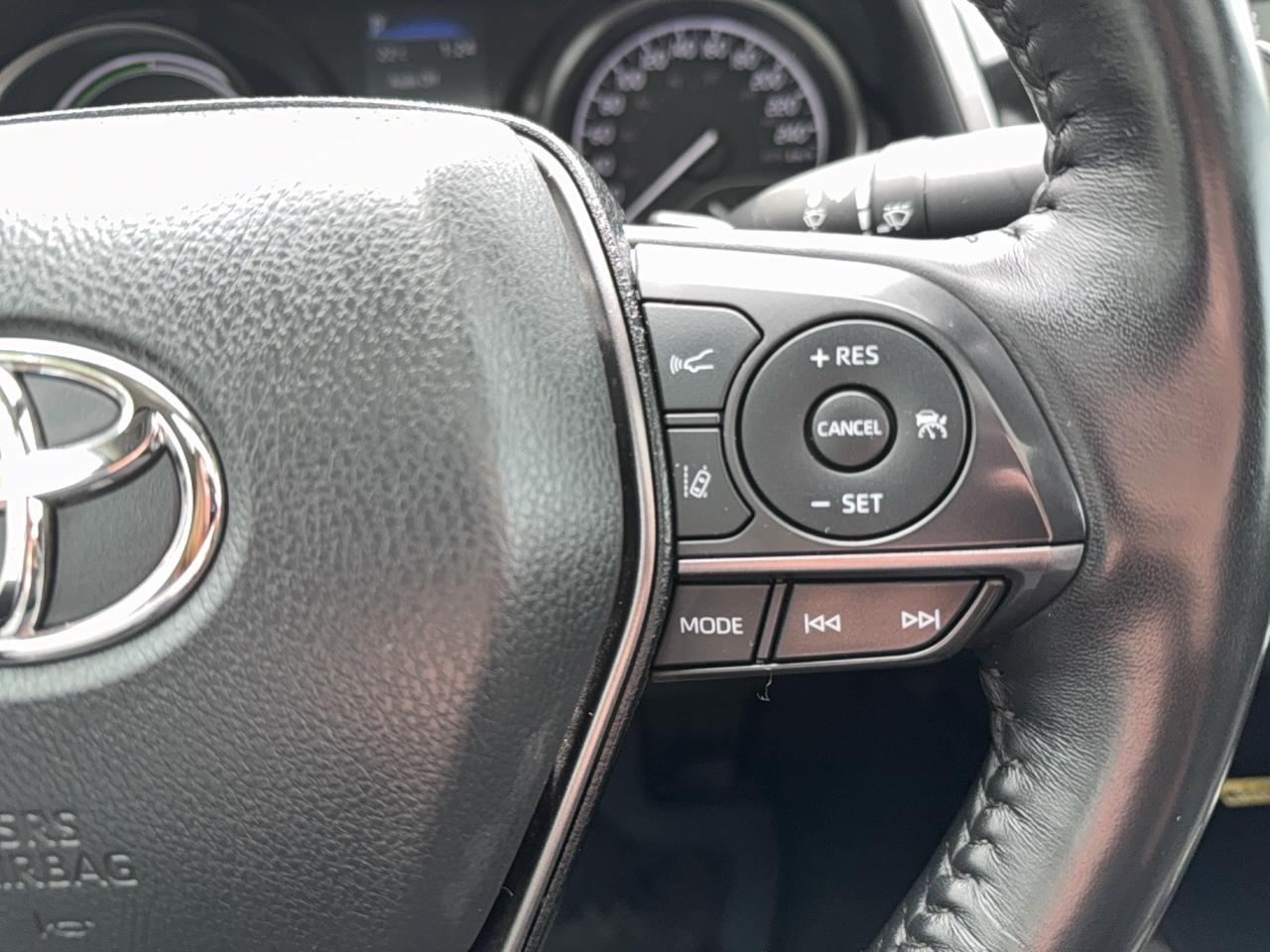 2024 Toyota Camry SE Photo