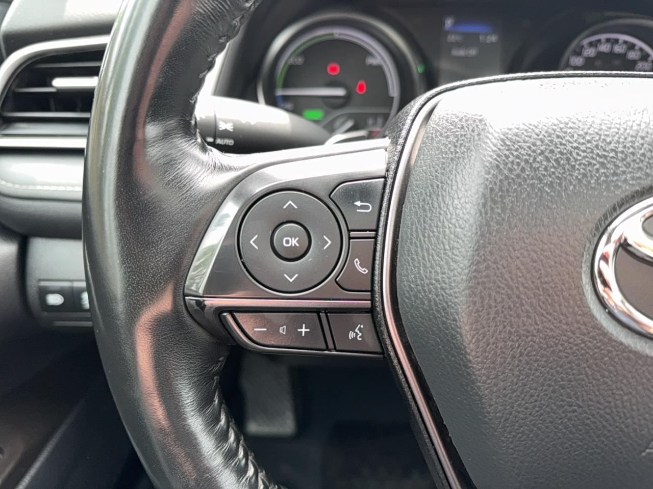 2024 Toyota Camry SE Photo