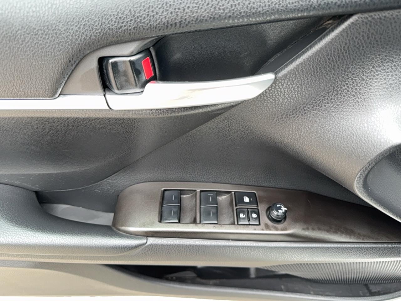2024 Toyota Camry SE Photo