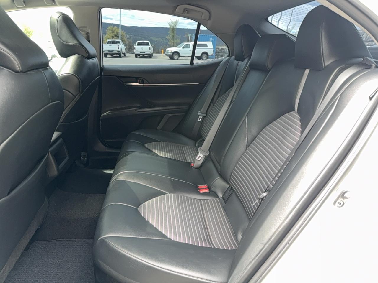 2024 Toyota Camry SE Photo