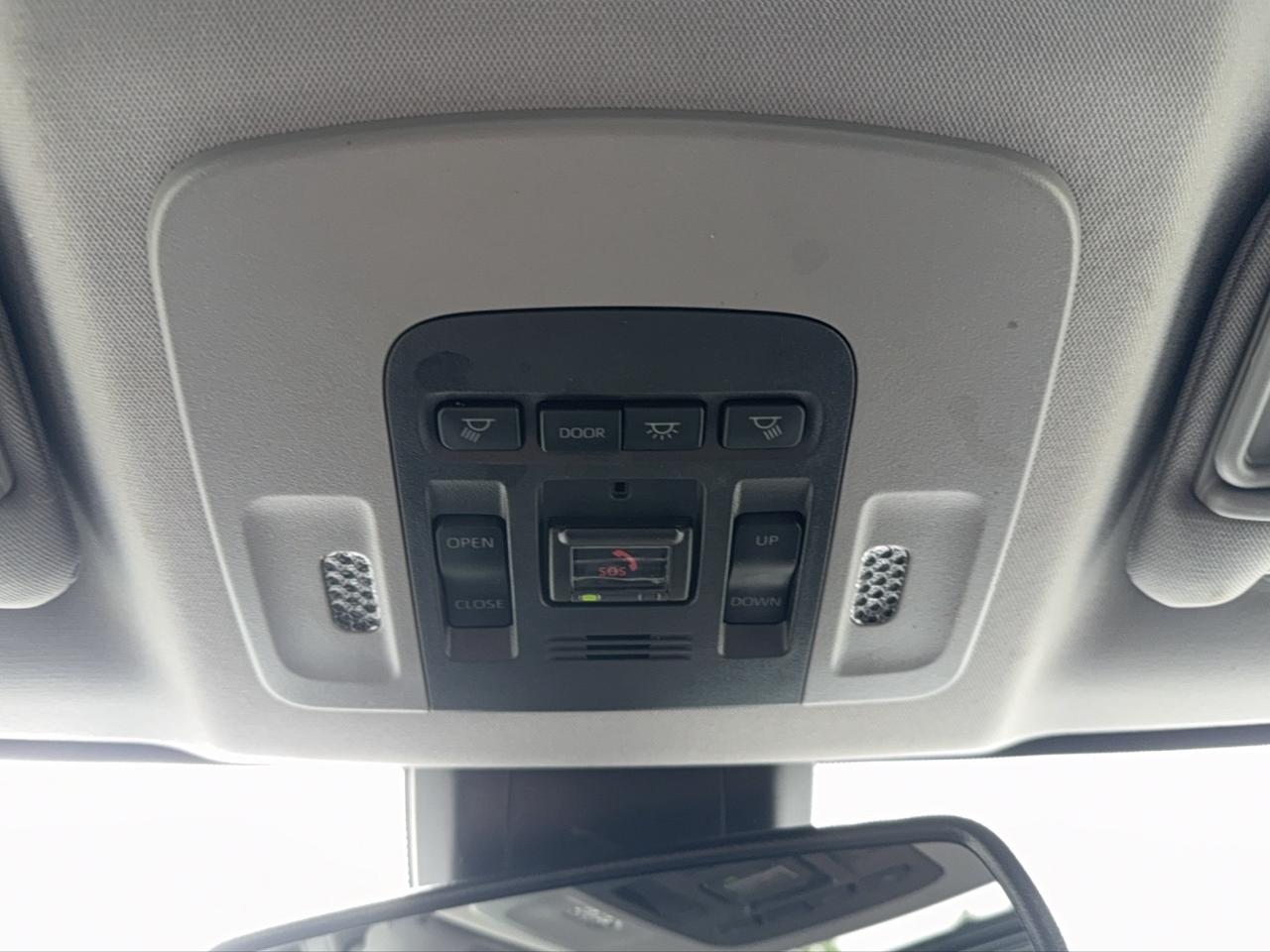 2024 Toyota Camry SE Photo