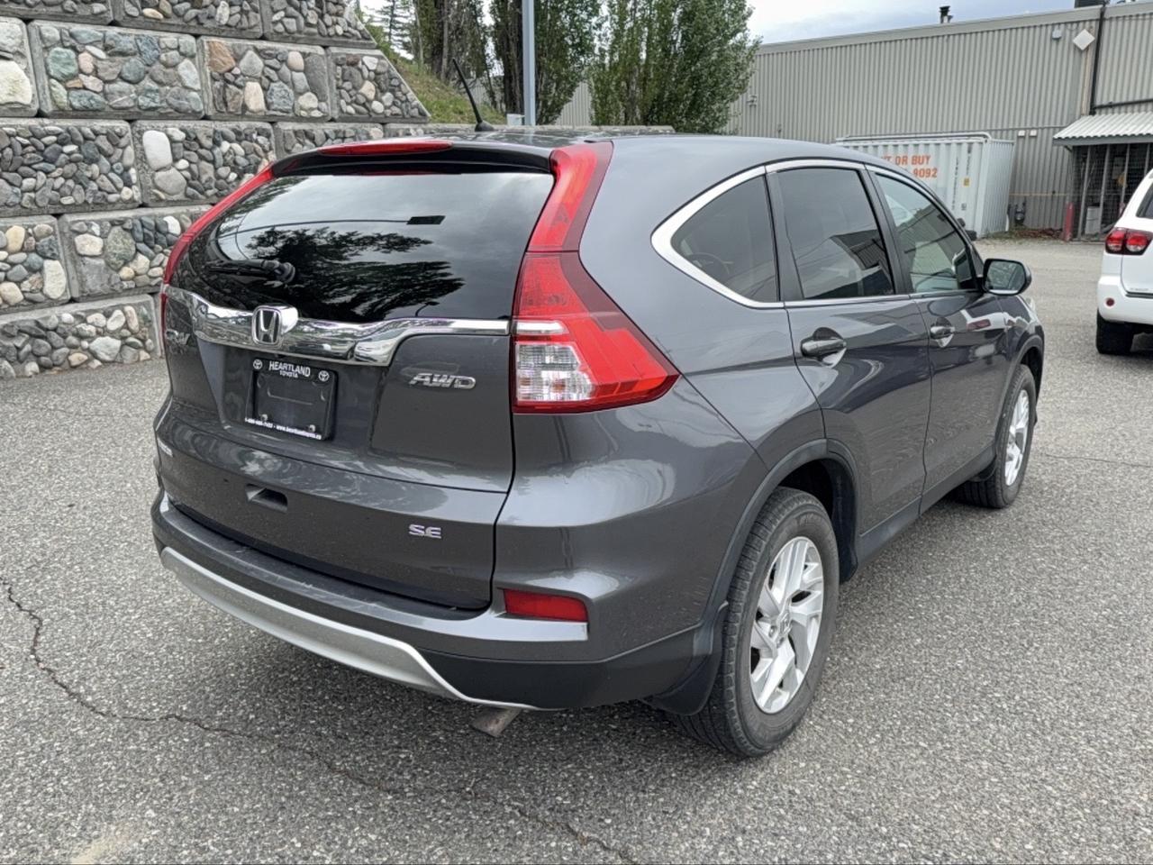 2015 Honda CR-V SE Photo3