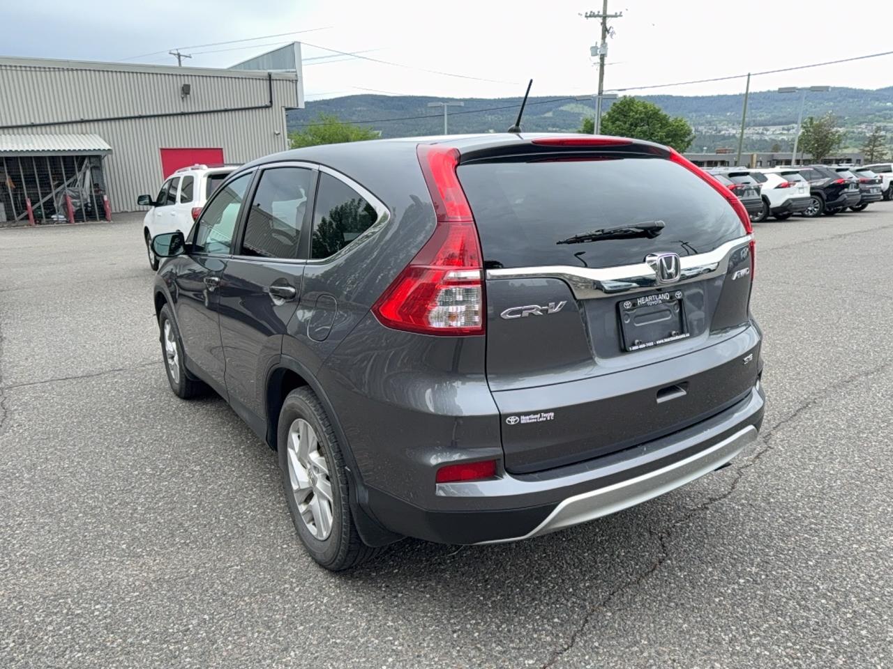 2015 Honda CR-V SE Photo0