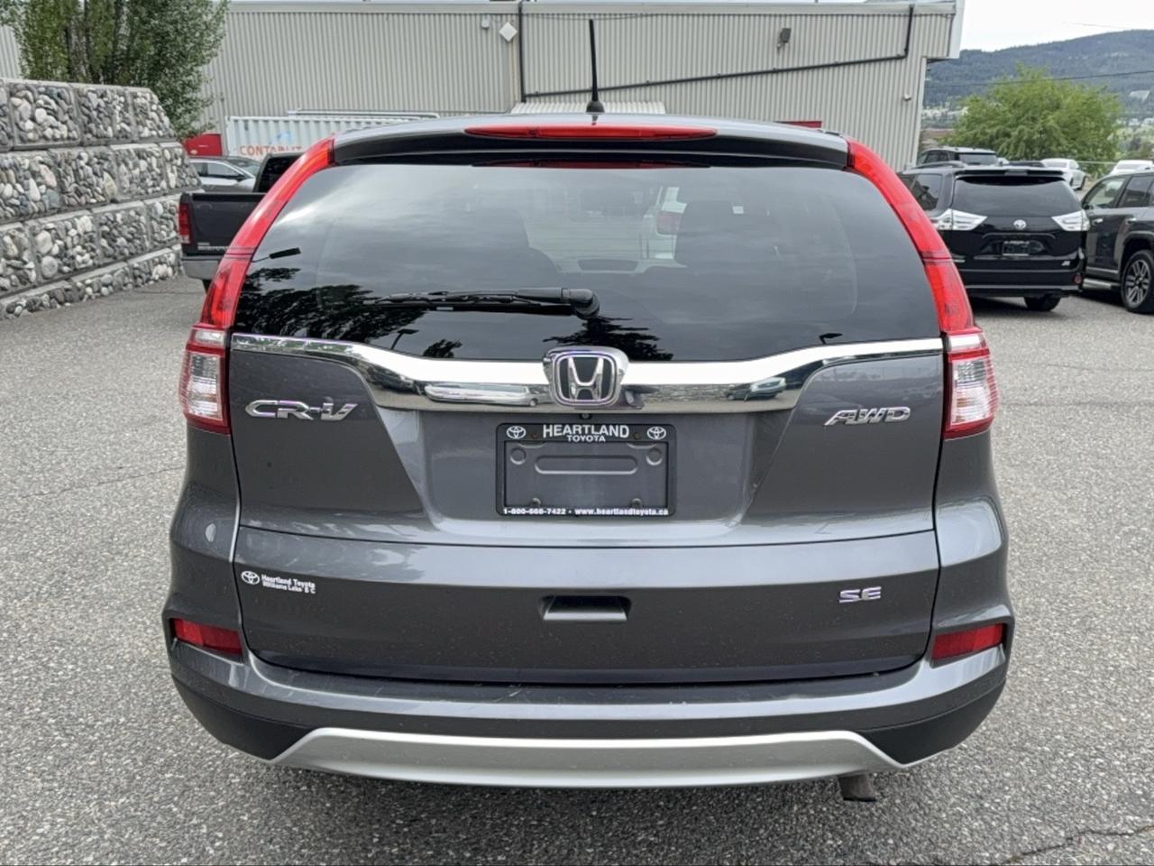 2015 Honda CR-V SE Photo1