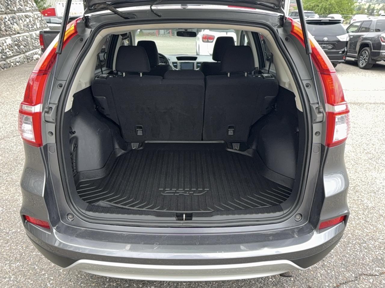 2015 Honda CR-V SE Photo2