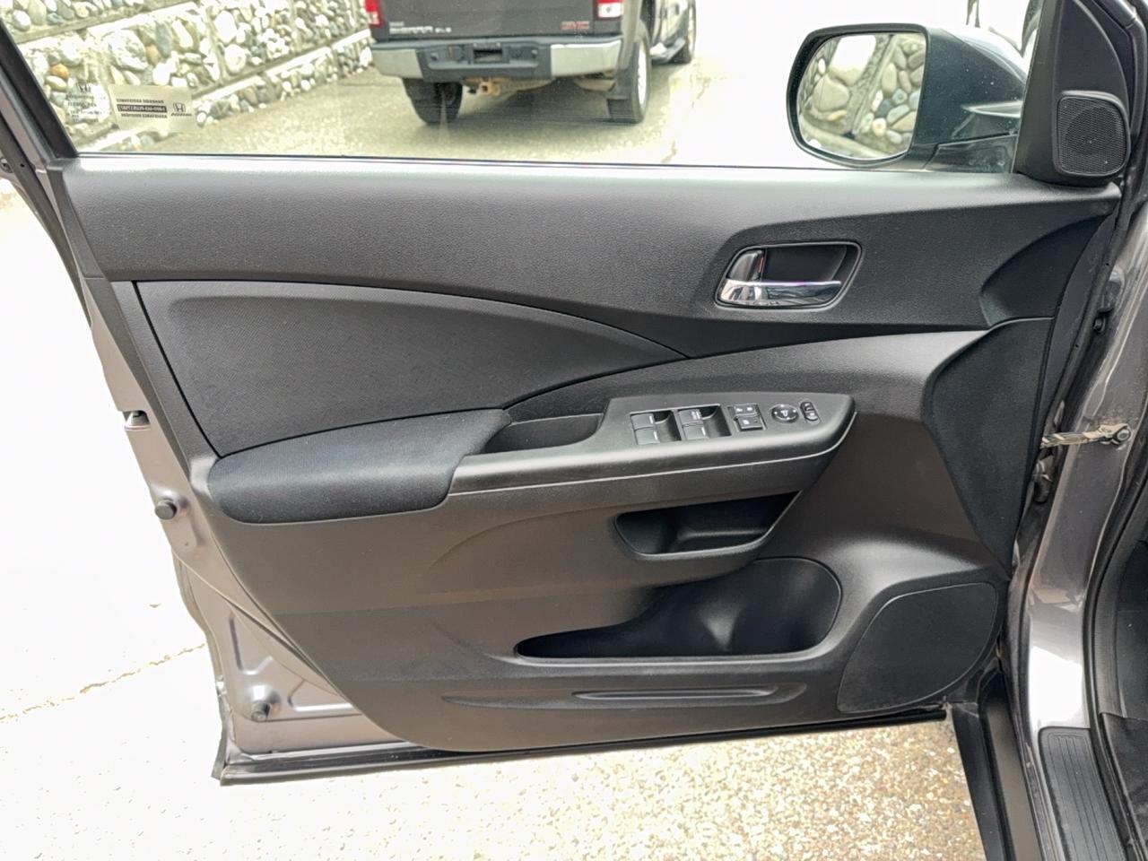 2015 Honda CR-V SE Photo