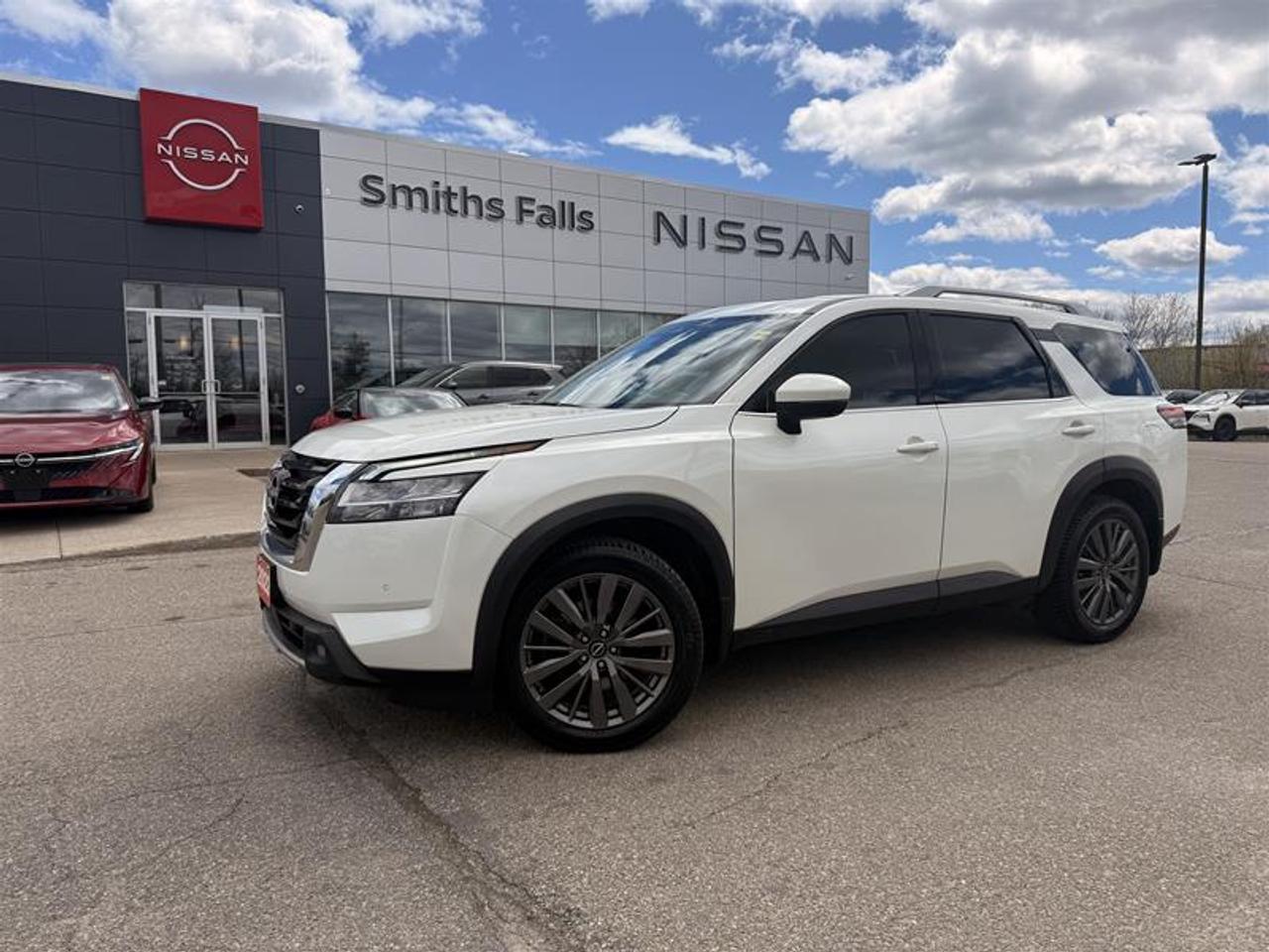2022 Nissan Pathfinder SL V6 4x4 at Photo0