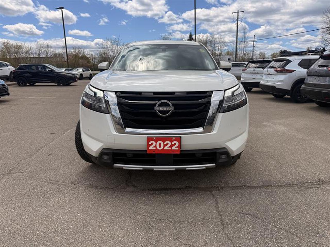 2022 Nissan Pathfinder SL V6 4x4 at Photo