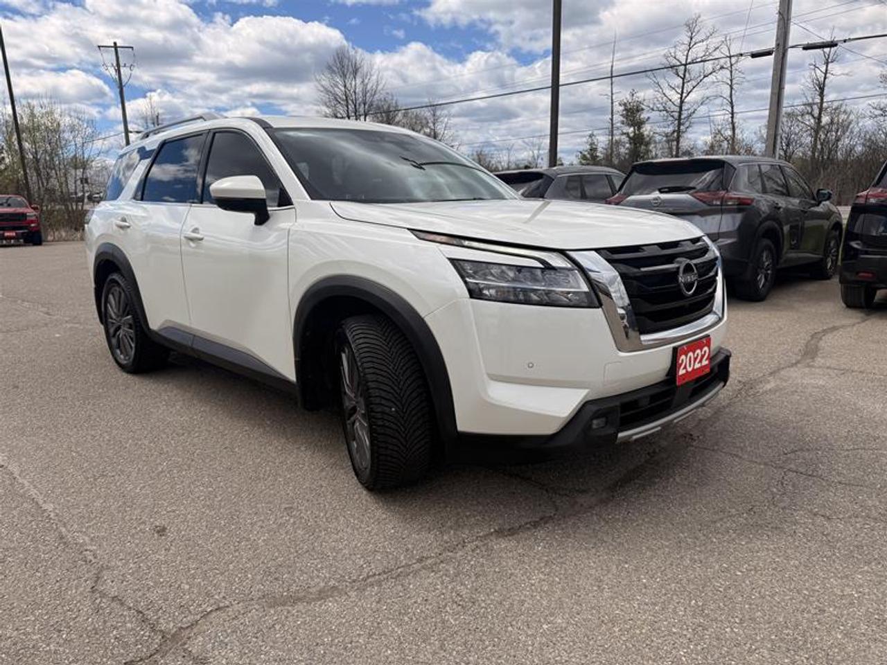 2022 Nissan Pathfinder SL V6 4x4 at Photo