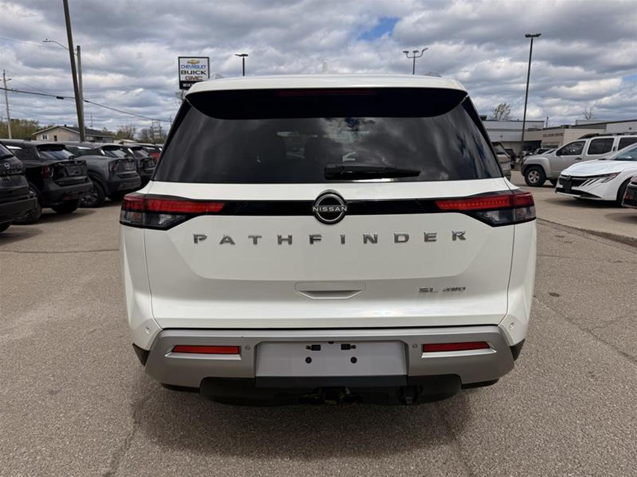 2022 Nissan Pathfinder SL V6 4x4 at Photo