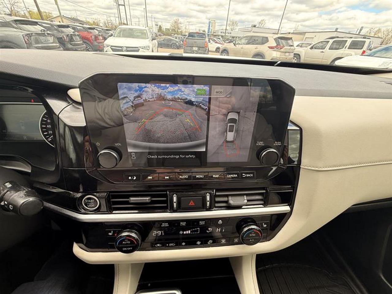 2022 Nissan Pathfinder SL V6 4x4 at Photo