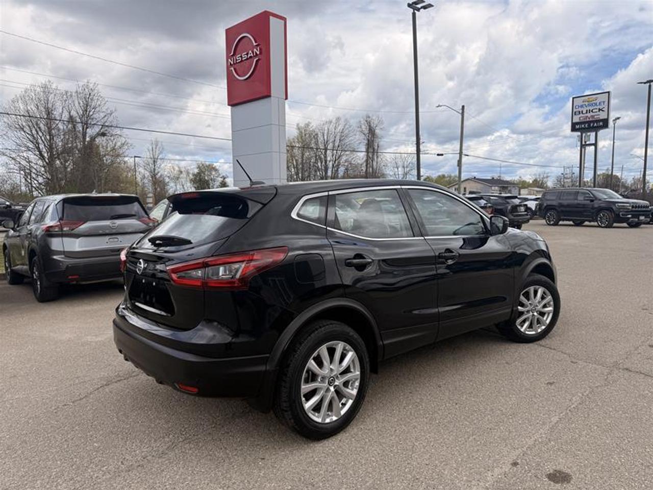 2022 Nissan Qashqai S FWD CVT Photo4