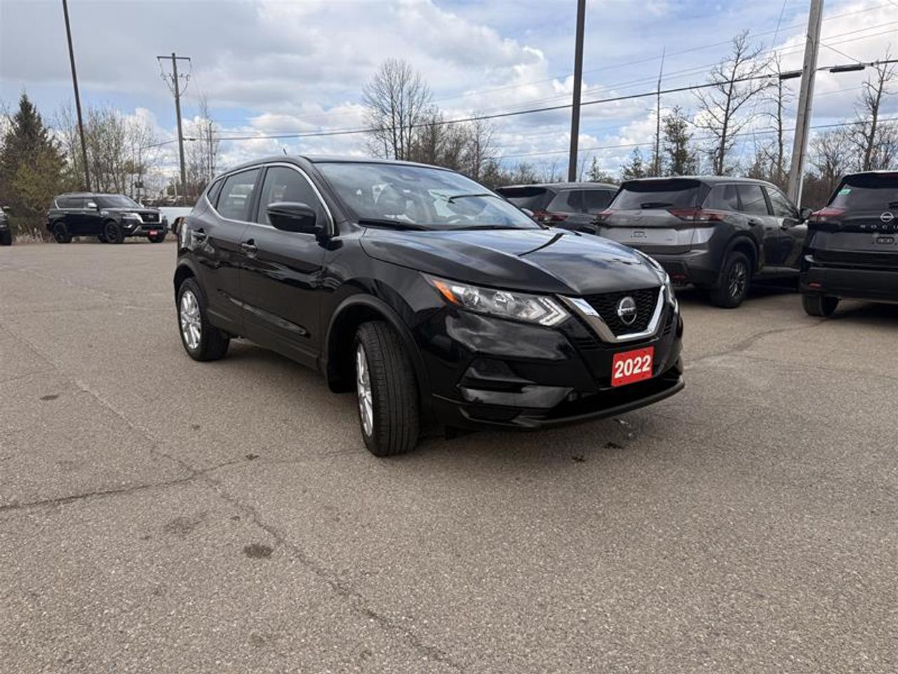 2022 Nissan Qashqai S FWD CVT Photo2