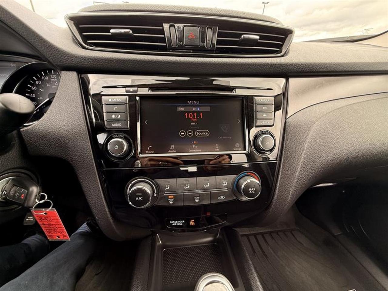 2022 Nissan Qashqai S FWD CVT Photo