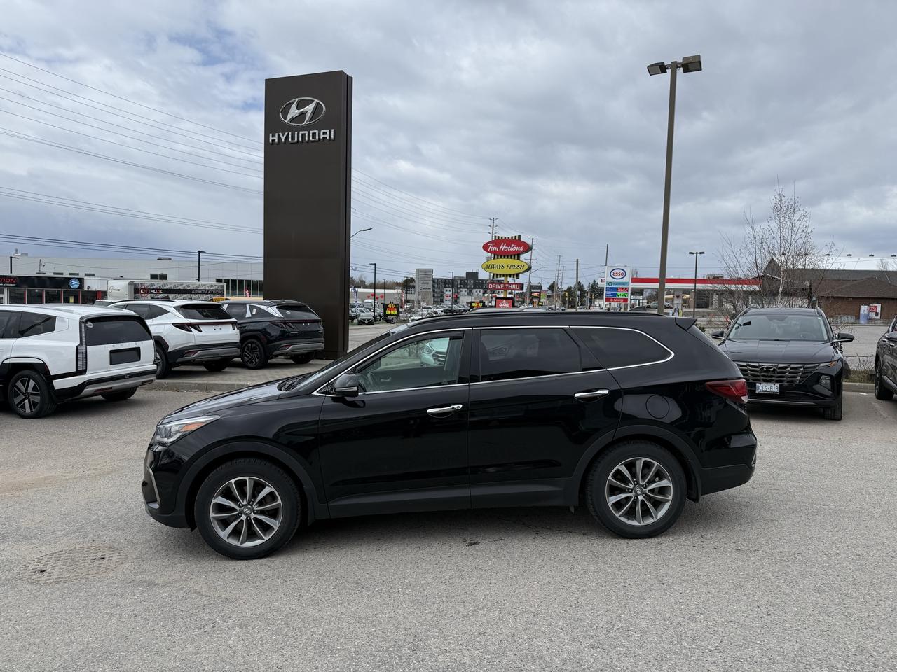 2017 Hyundai Santa Fe AWD 4dr Luxury