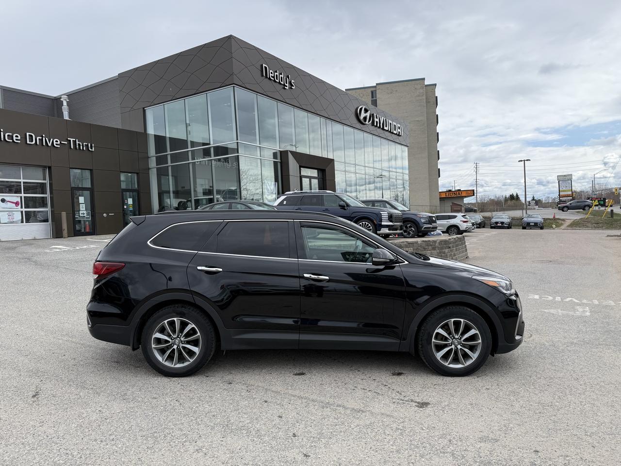 2017 Hyundai Santa Fe XL AWD 4dr Luxury Photo