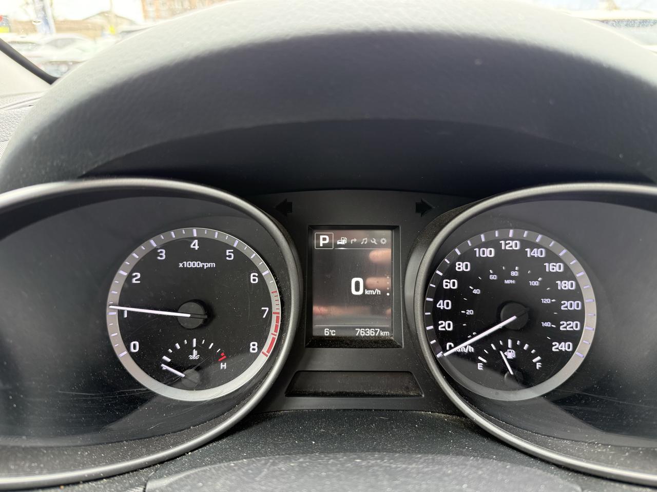 2017 Hyundai Santa Fe XL AWD 4dr Luxury Photo