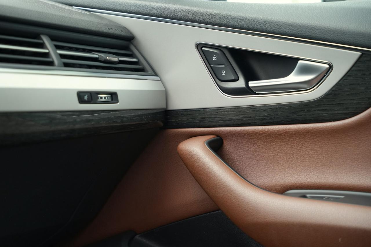 2017 Audi Q7 3.0 Premium Plus Quattro Photo