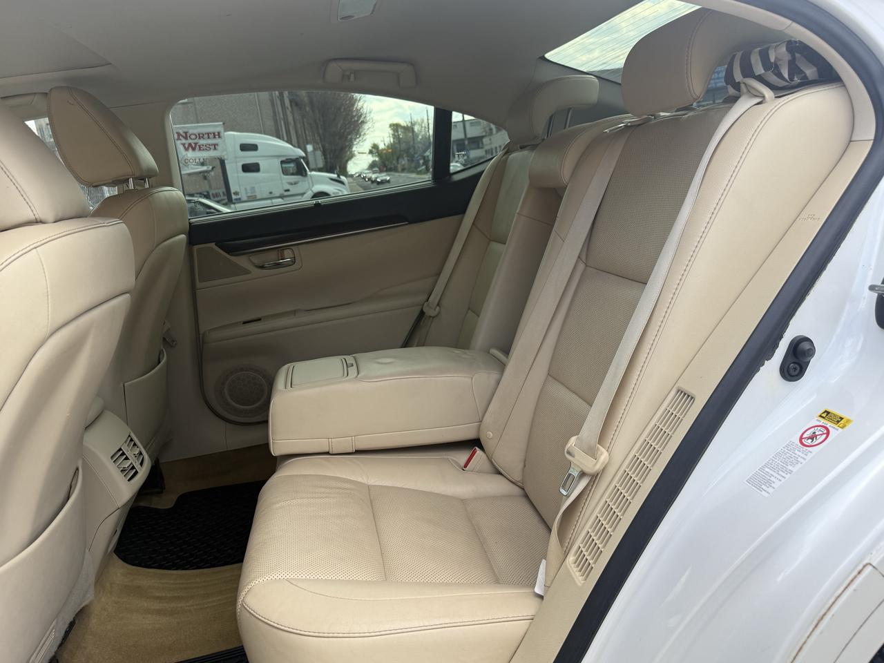 2013 Lexus ES 300 hybrid Photo