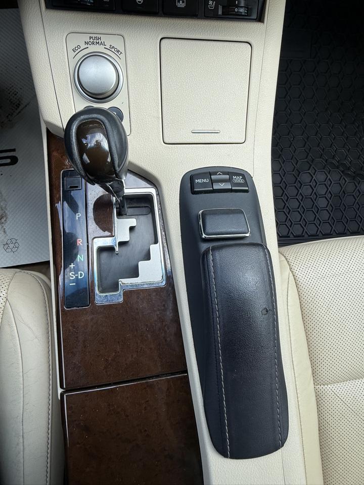 2013 Lexus ES 300 hybrid Photo