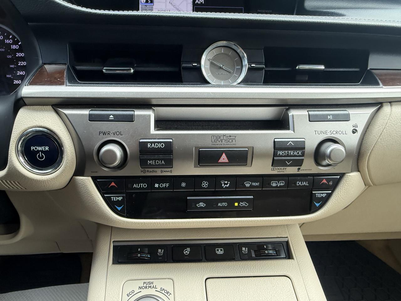 2013 Lexus ES 300 hybrid Photo