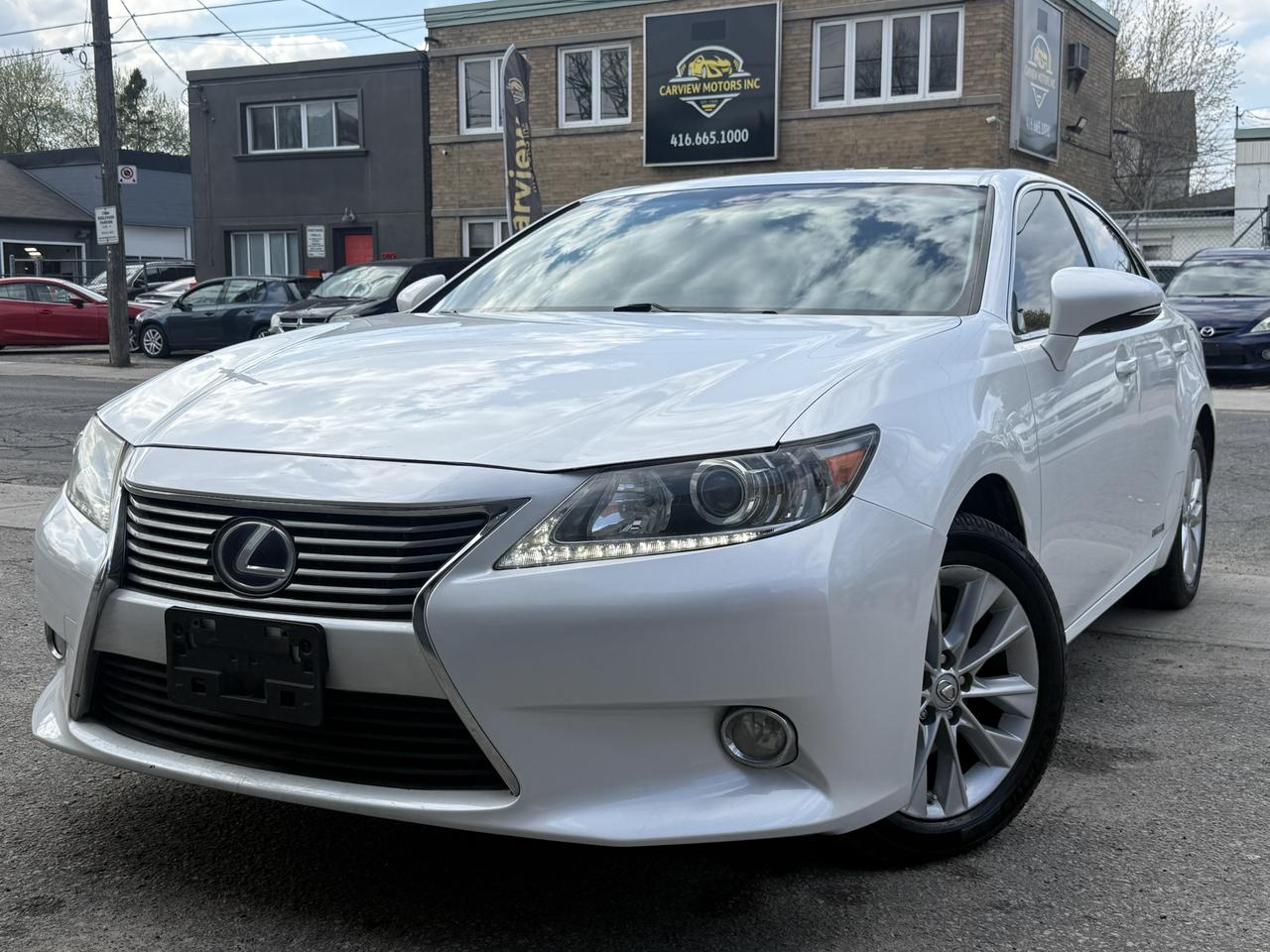 2013 Lexus ES 300 hybrid - Photo #1