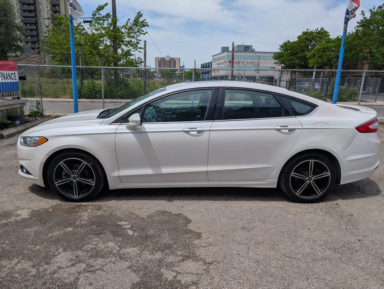 2013 Ford Fusion SE Photo2