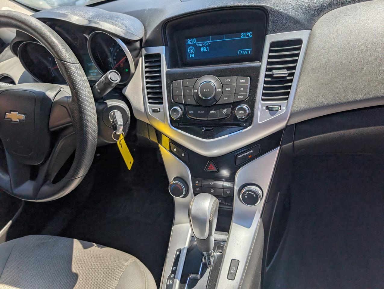2011 Chevrolet Cruze LT w/1FL Photo