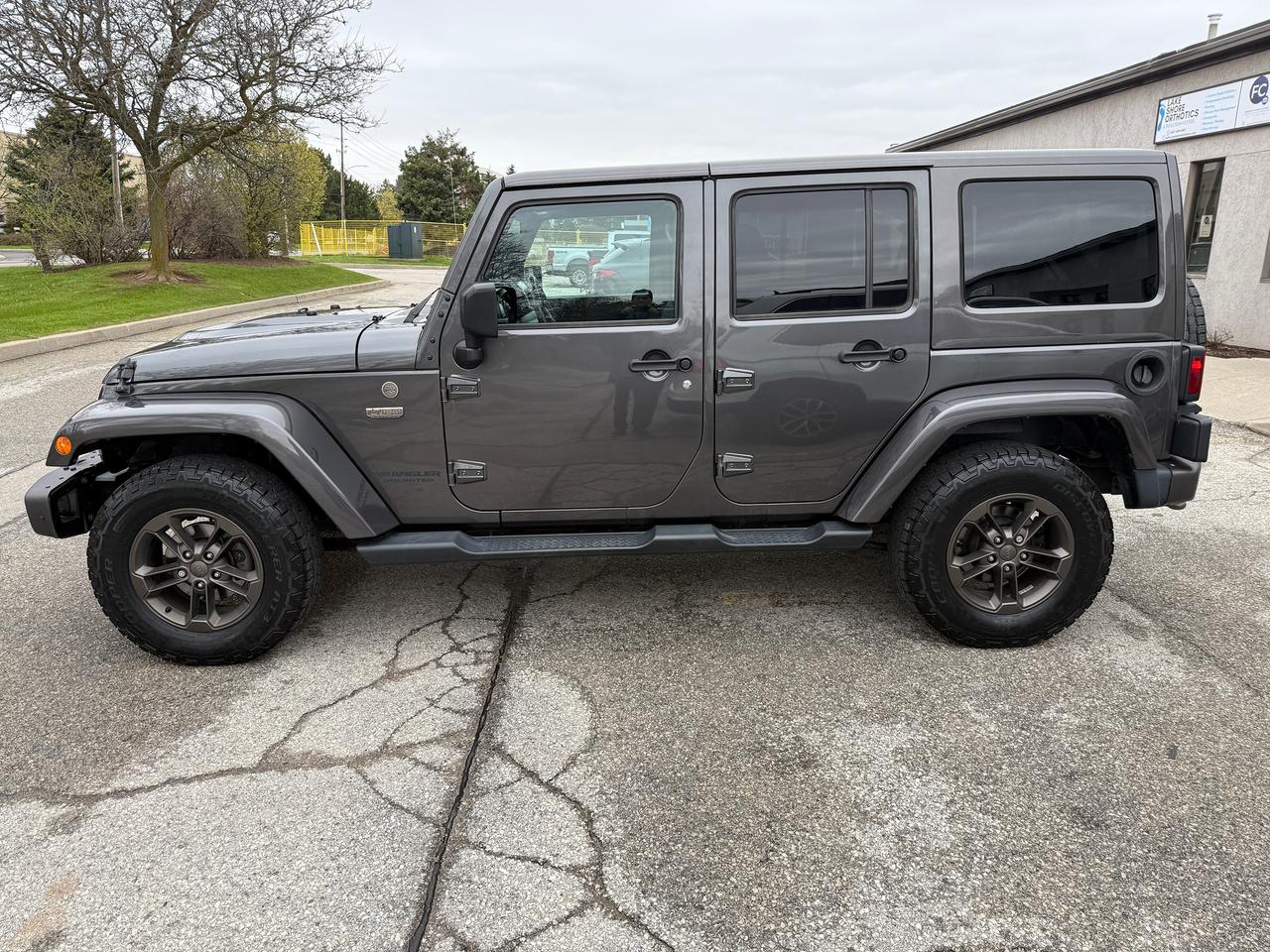 2016 Jeep Wrangler Unlimited Sahara 75th Anniversary..V6..CERTIFIED ! Photo