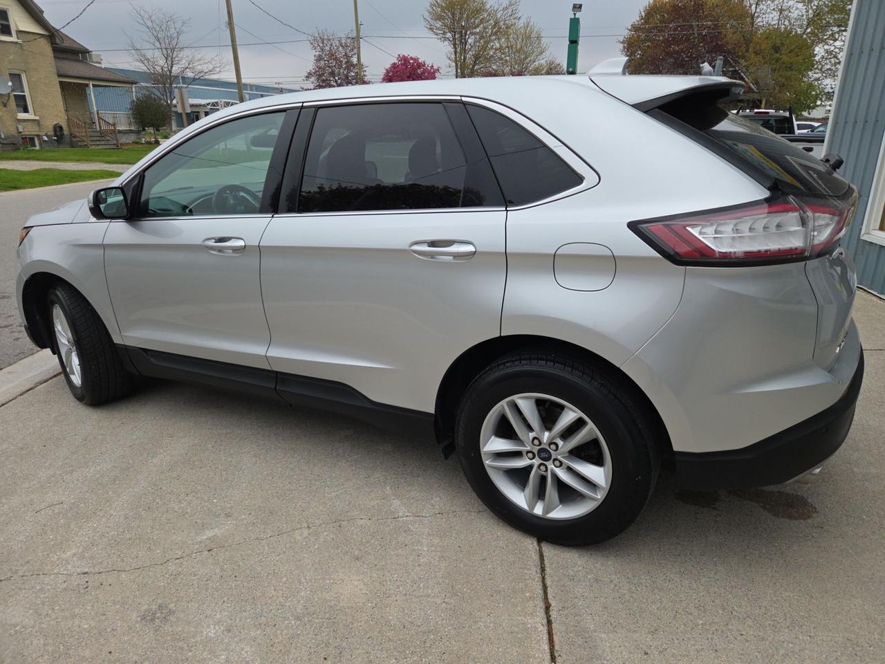 2017 Ford Edge SEL Photo