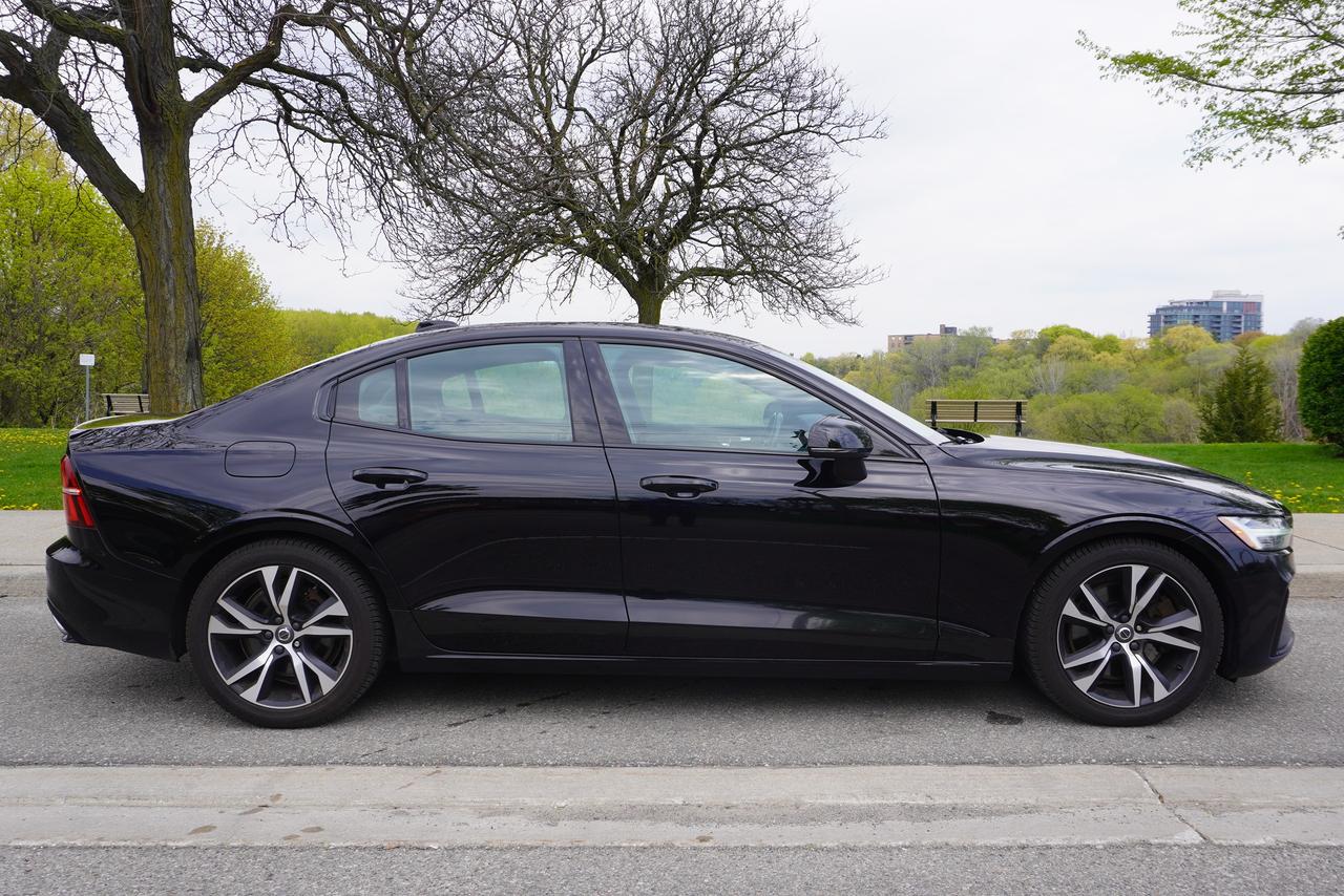 2019 Volvo S60 R-DESIGN / 1 OWNER / NO ACCIDENTS / AWD / FUN !! Photo4