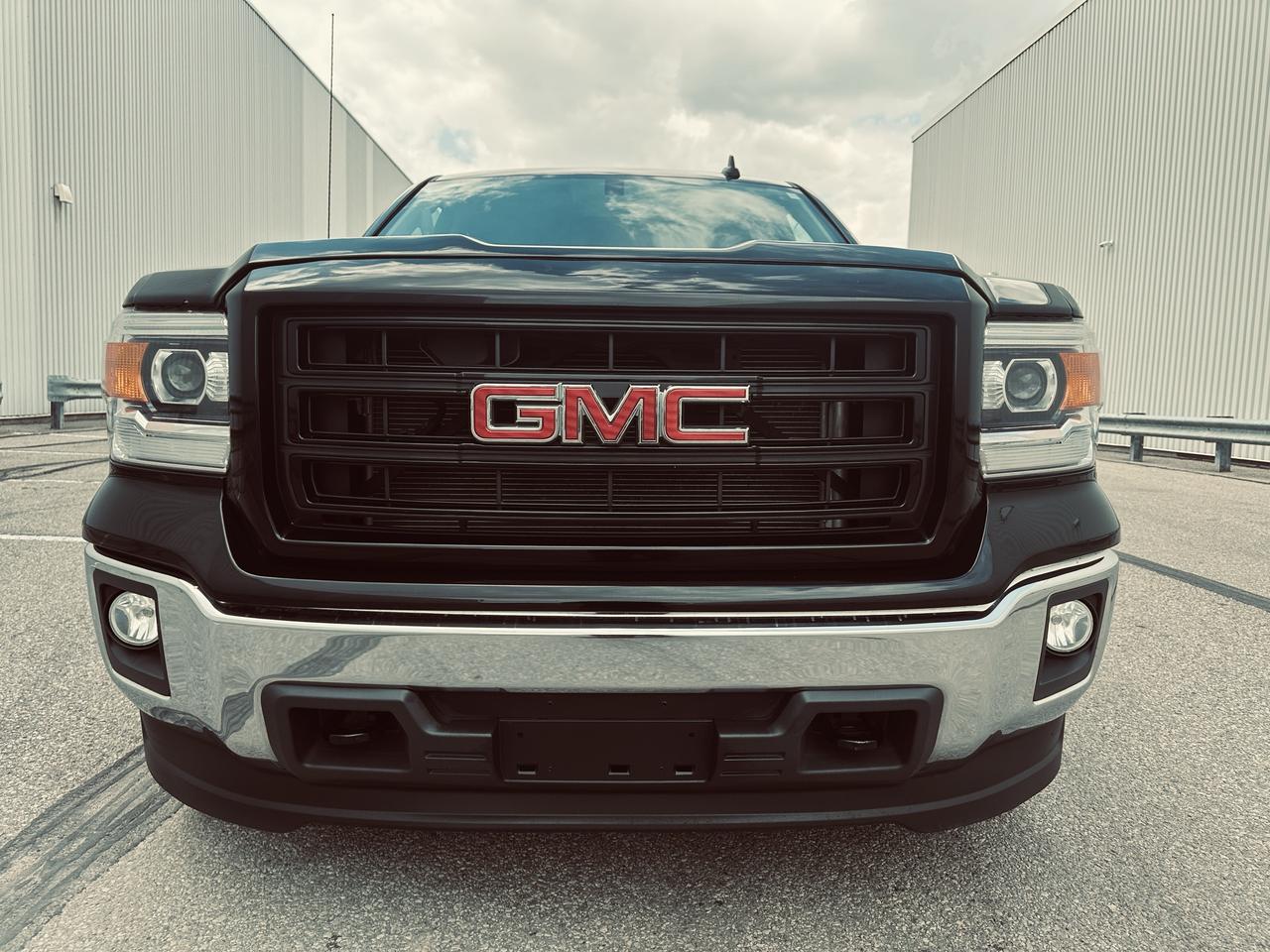 2015 GMC Sierra 1500 CREW CAB SLE TRIPLE BLACK Photo2