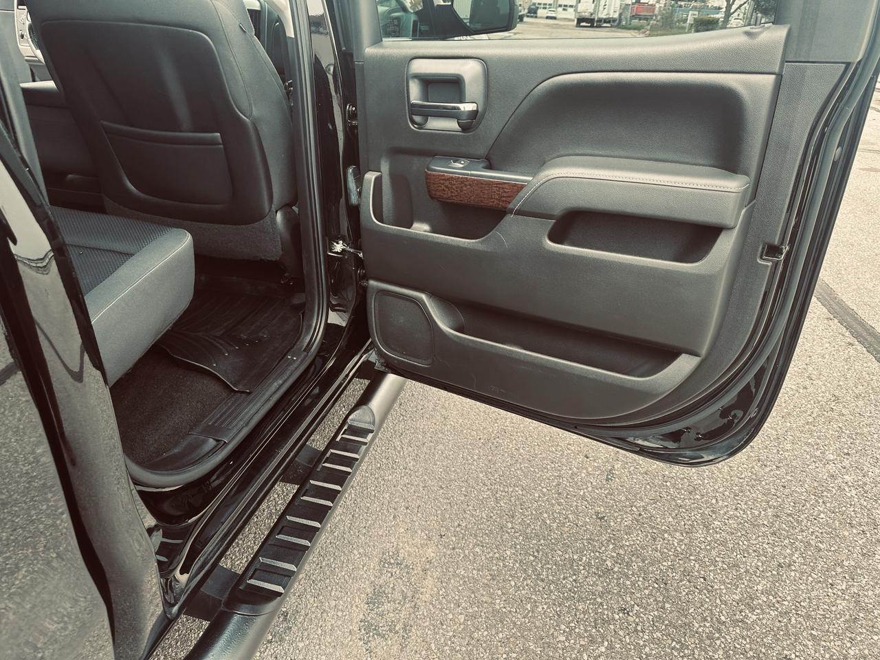 2015 GMC Sierra 1500 CREW CAB SLE TRIPLE BLACK Photo