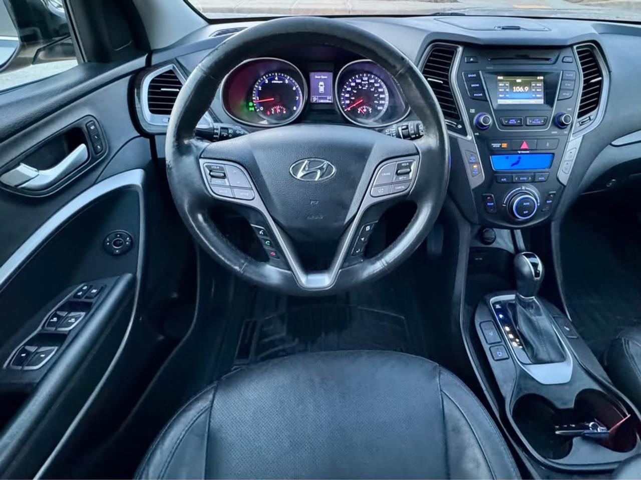 2015 Hyundai Santa Fe XL 7 seats - Luxury Photo
