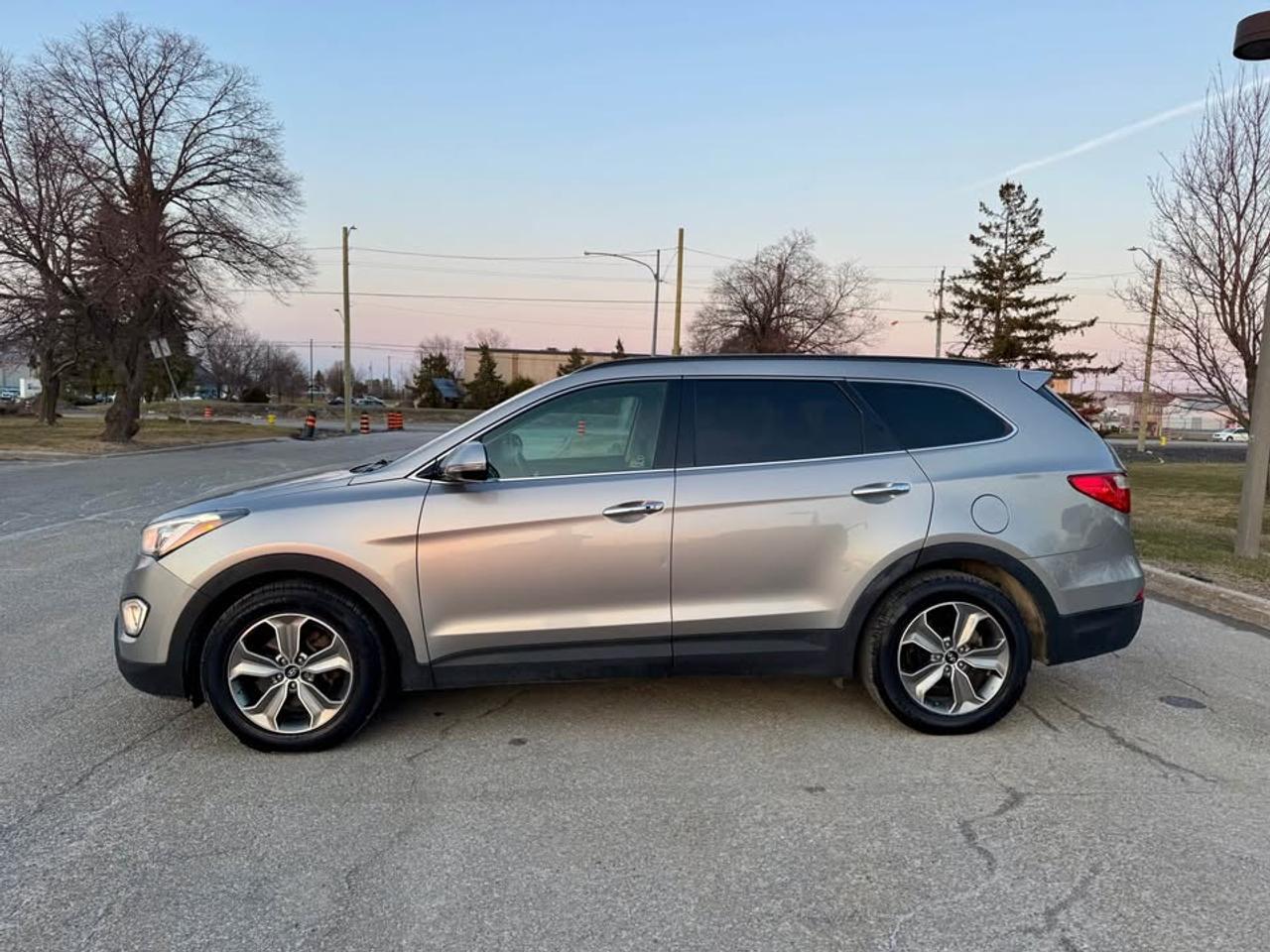2015 Hyundai Santa Fe XL 7 seats - Luxury Photo3