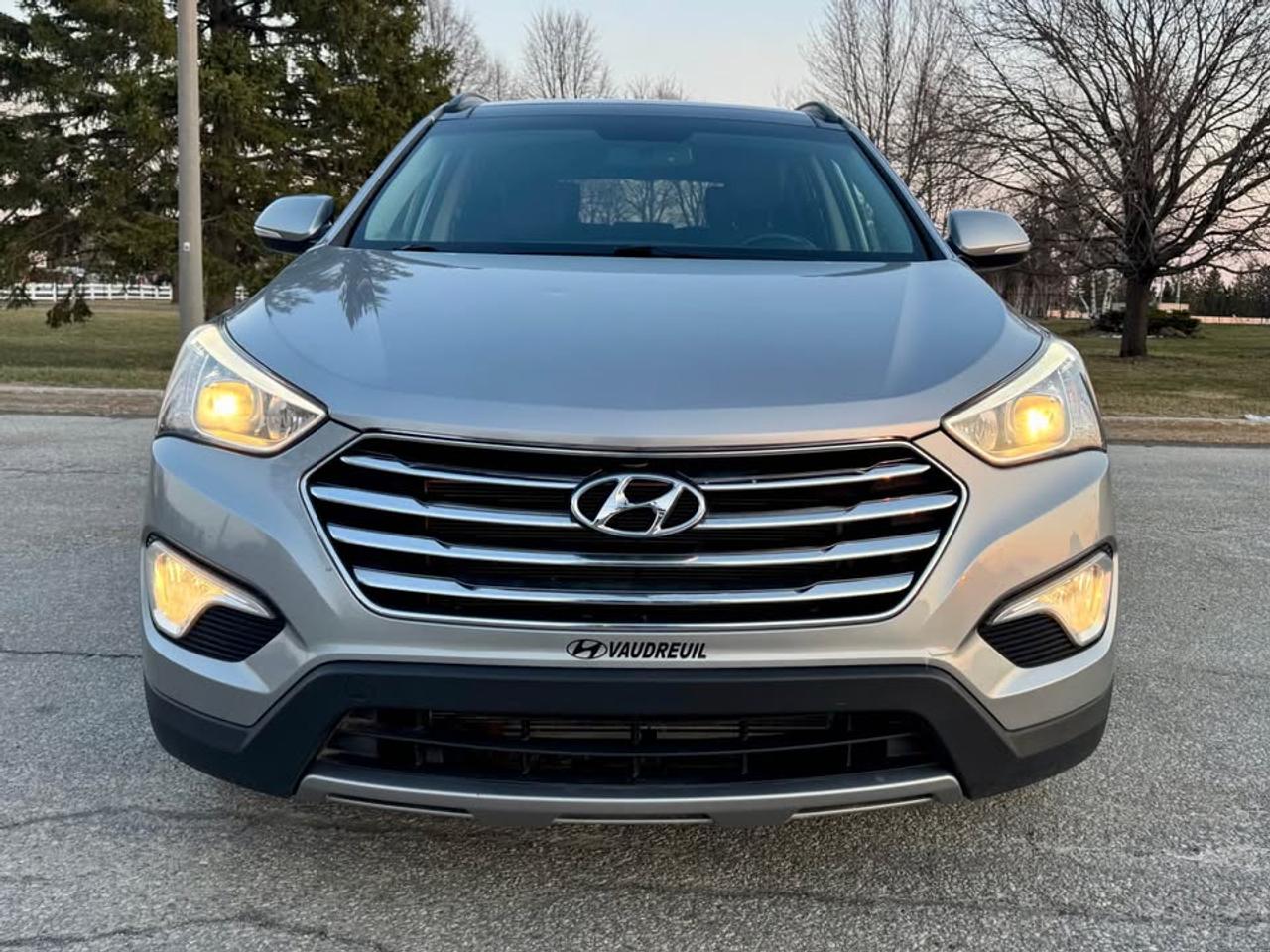 2015 Hyundai Santa Fe XL 7 seats - Luxury Photo