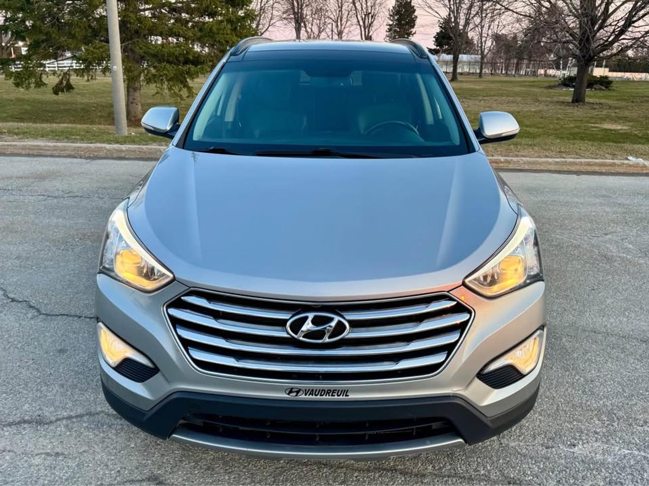 2015 Hyundai Santa Fe XL 7 seats - Luxury Photo