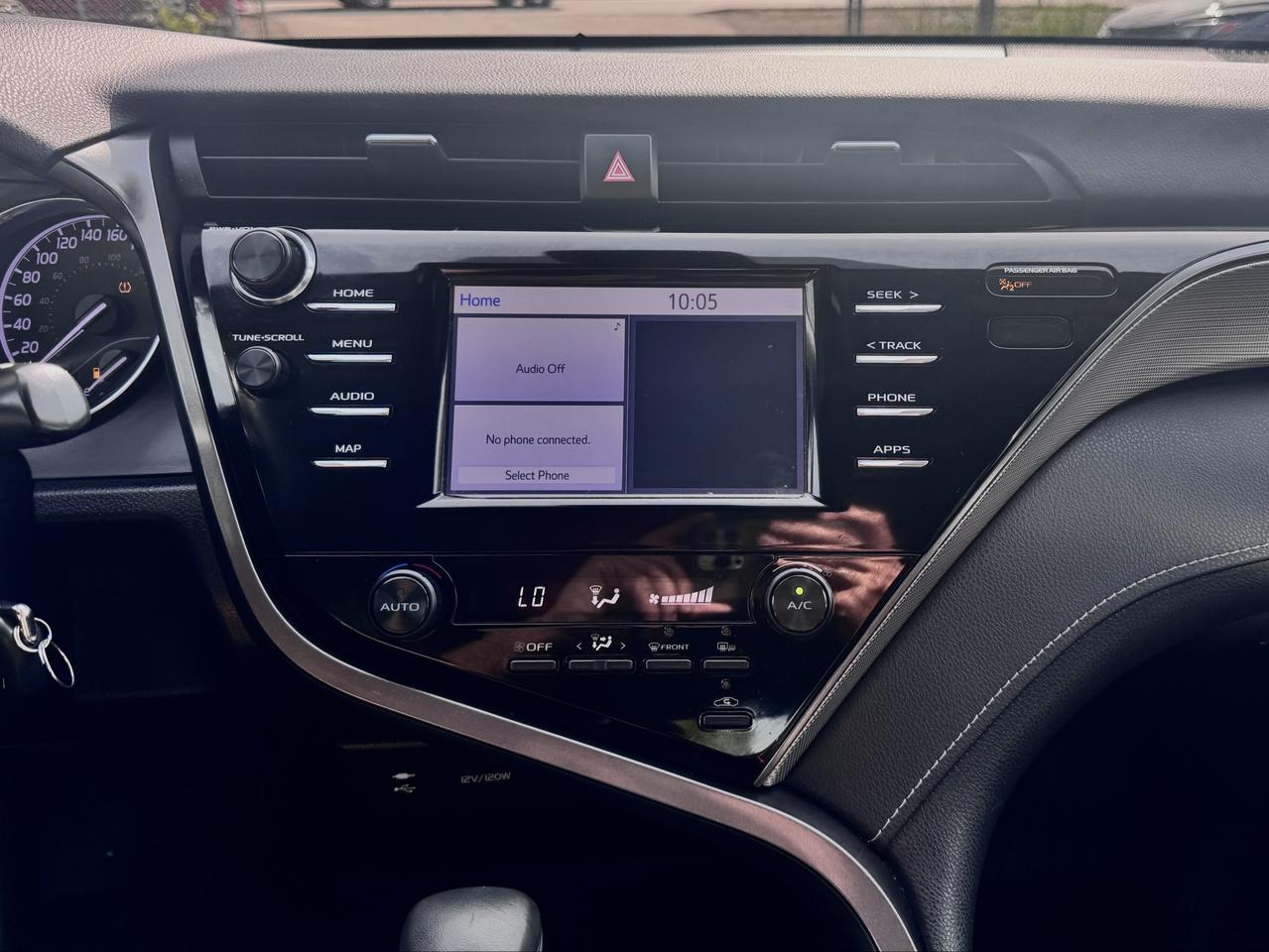 2019 Toyota Camry FINANCING AVASILABLE Photo12