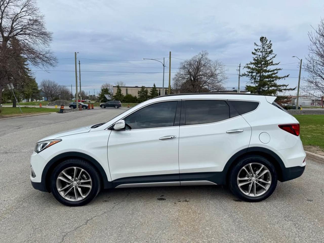 2018 Hyundai Santa Fe Sport Fully Loaded - No Accidents - Certified Photo