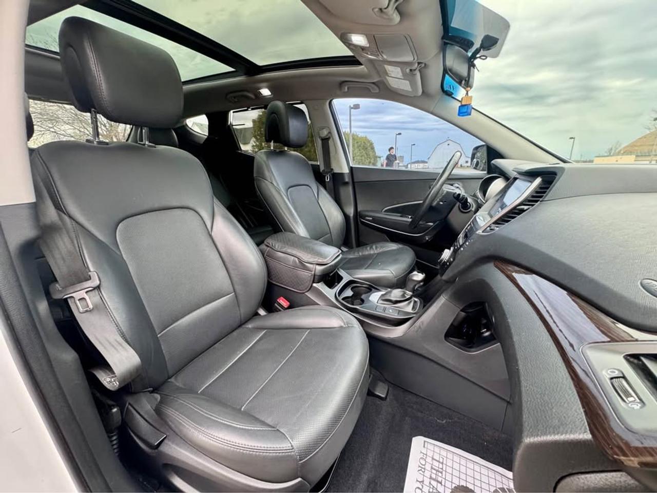 2018 Hyundai Santa Fe Sport Fully Loaded - No Accidents - Certified Photo