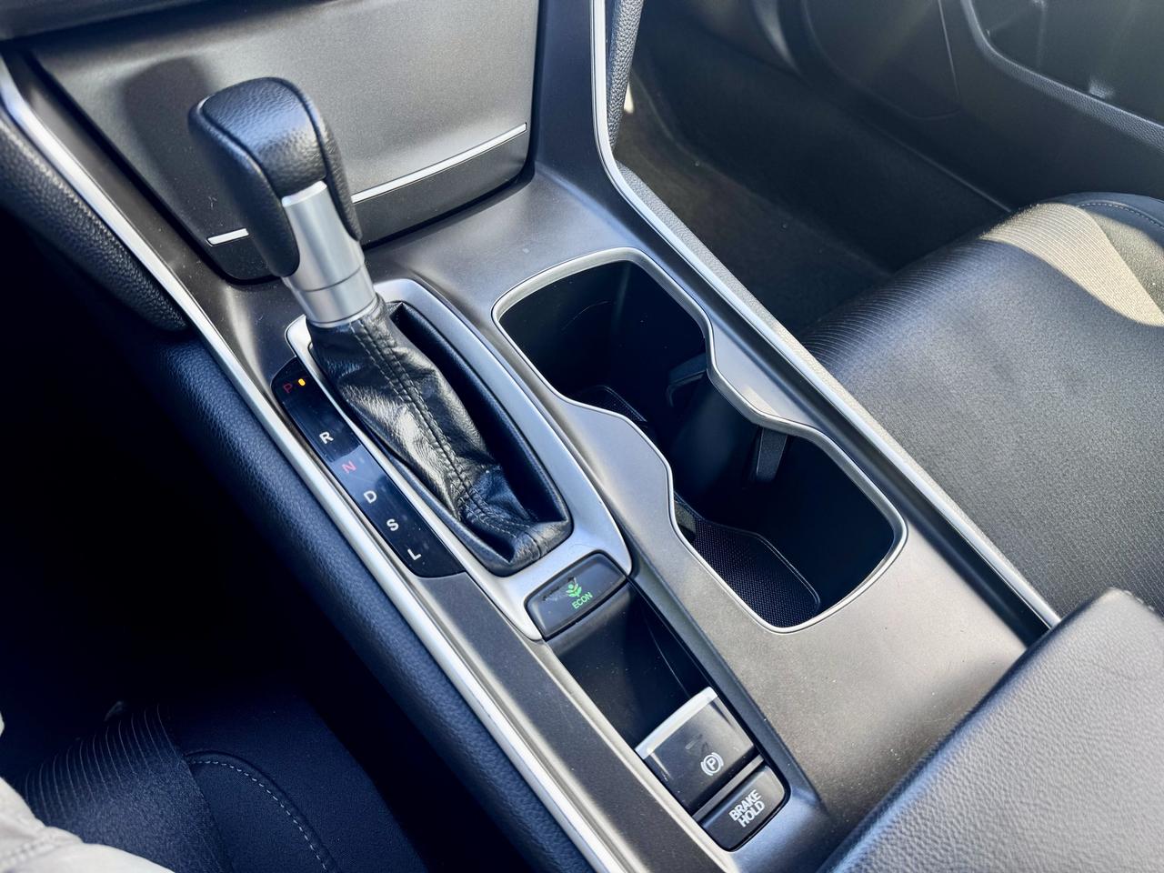 2018 Honda Accord FINANCING AVAILABLE Photo12