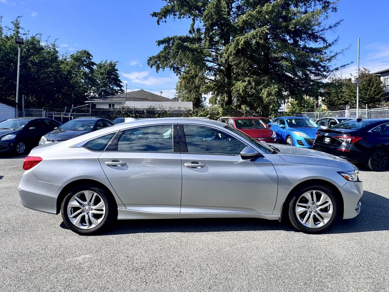 2018 Honda Accord FINANCING AVAILABLE Photo4