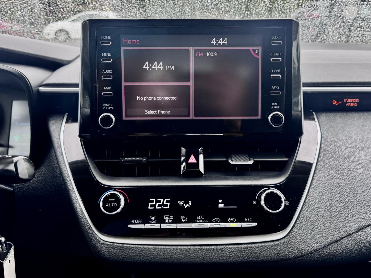 2021 Toyota Corolla FINANCING AVAILABLE Photo12