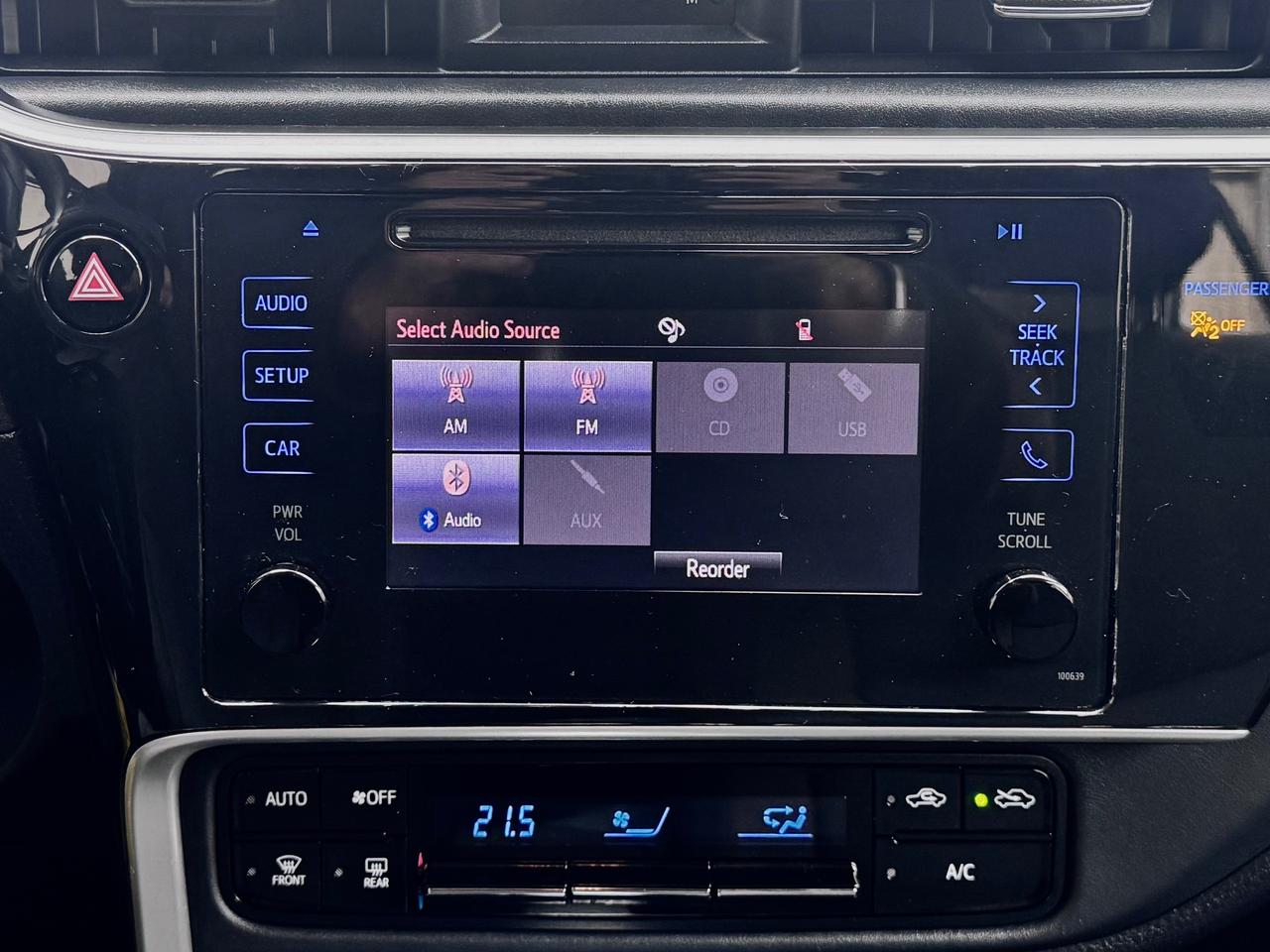 2019 Toyota Corolla FINANCING AVAILABLE Photo13