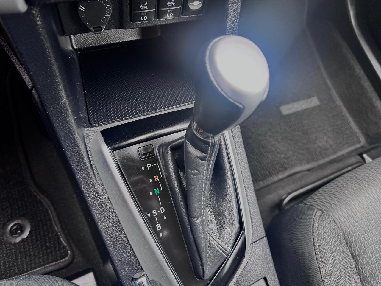 2019 Toyota Corolla FINANCING AVAILABLE Photo12